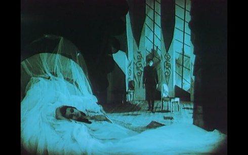 Ejemplo de iluminación en "El gabinete del doctor Caligari" (1920)