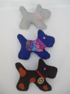 Broches personalizados con forma de perro