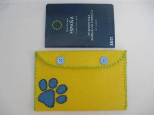 Cartera grande para guardar el pasaporte o la cartilla de vacunación de tu mascota