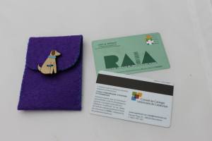 Cartera pequeña para llevar la documentación encima de tu perro durante los paseos